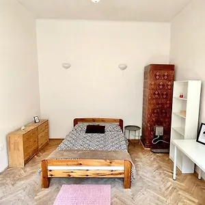Kwatera prywatna Bedroom Near The Bus And Train Station, Kraków