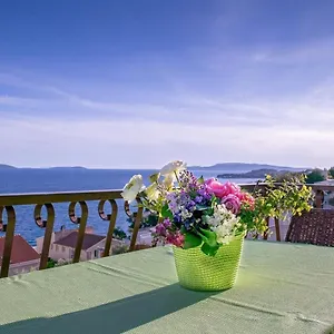 Brane - 100m From The Apartament Trogir